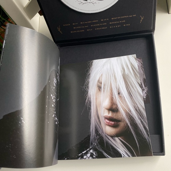 FLOWER 3rd Album CD+Photo Booklet+1p Photo Card K-POP - Picture 3 of 3
